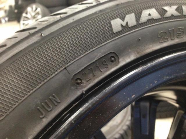 マツダ MAZDA3 ファストバック Black Tone Edition 純正ホイール + MAXTREK MAXIMUS M1 93W 215/45R18 93W