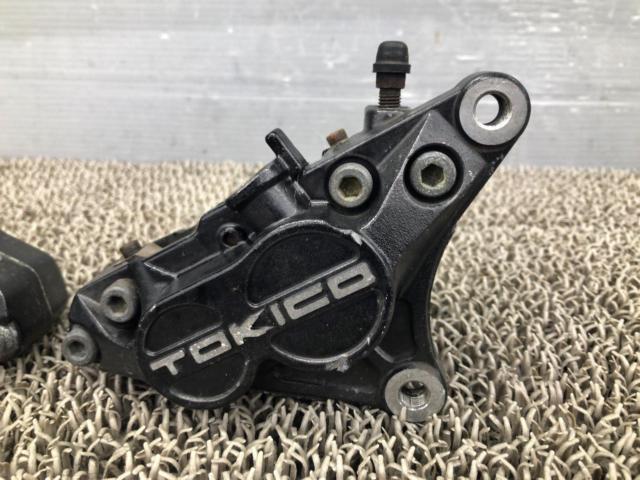 SUZUKI 純正フロントブレーキキャリパー
