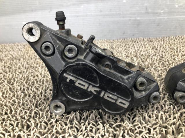 SUZUKI 純正フロントブレーキキャリパー