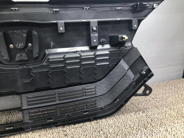HONDA
Genuine front grille