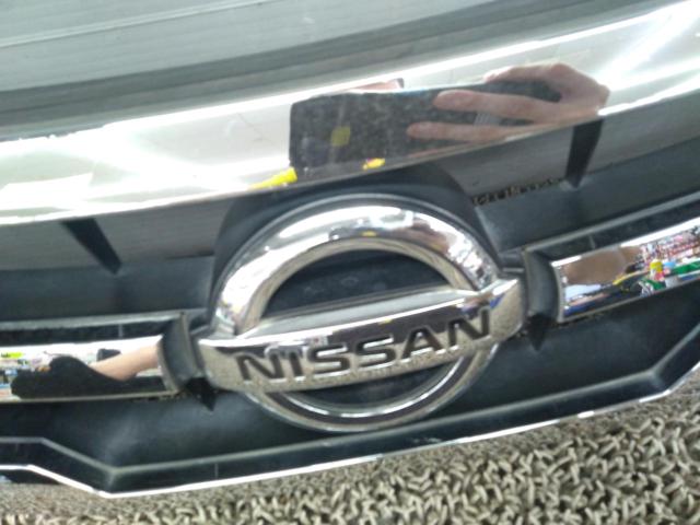 NISSAN 純正フロントグリル