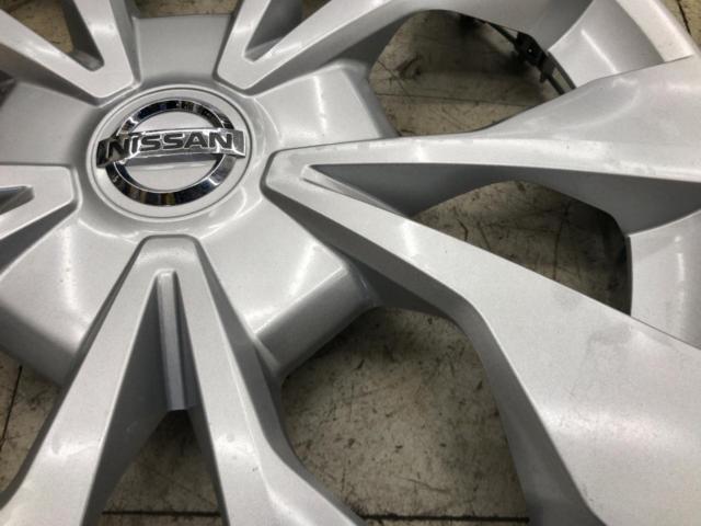 NISSAN 純正ホイールキャップ