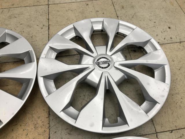 NISSAN 純正ホイールキャップ