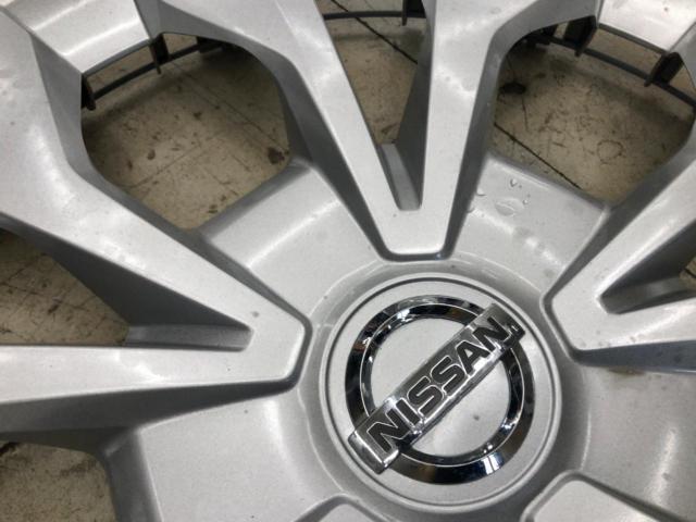 NISSAN 純正ホイールキャップ