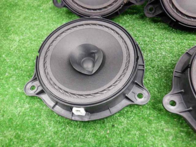 Nissan
Genuine speaker