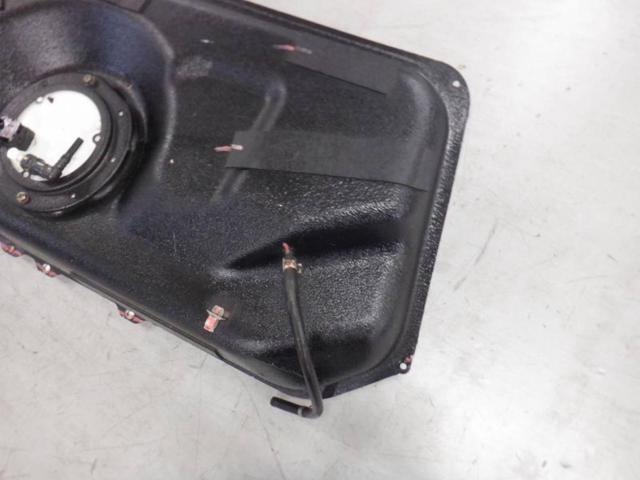 SUZUKI genuine
Petrol tank