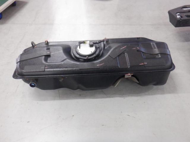 SUZUKI genuine
Petrol tank