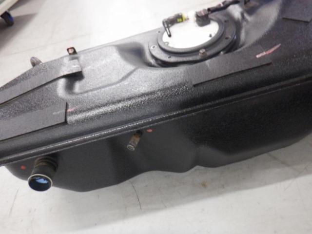 SUZUKI genuine
Petrol tank