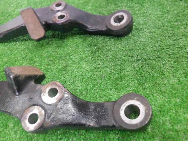 Nissan genuine
Front lower arm