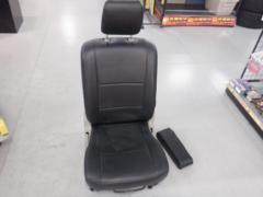 Suzuki genuine
Driver's seat