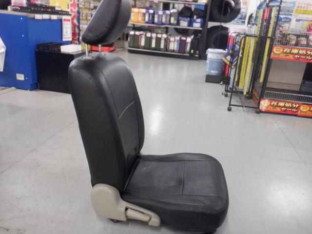 Suzuki genuine
Driver's seat