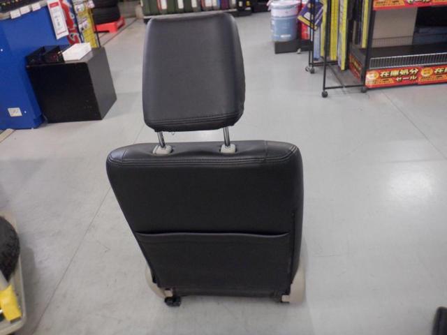 Suzuki genuine
Driver's seat