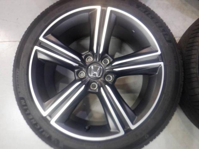 5 Honda genuine
CY2
Accord
e:HEV wheels
+
MICHELIN
e-PRIMACY