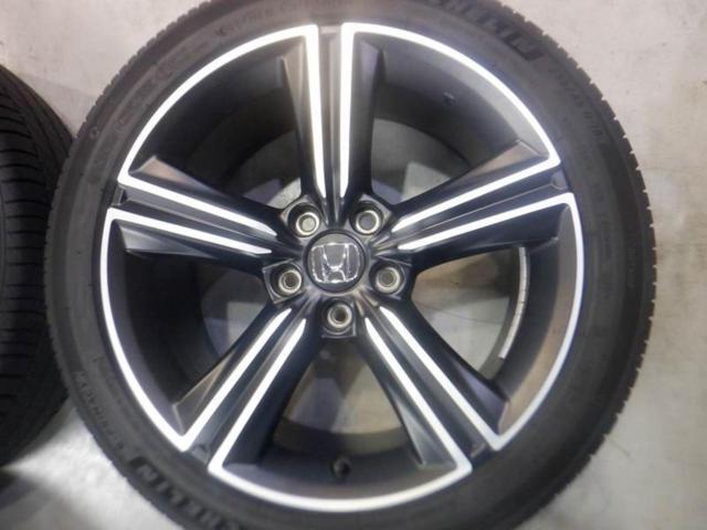 5 Honda genuine
CY2
Accord
e:HEV wheels
+
MICHELIN
e-PRIMACY