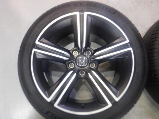 5 Honda genuine
CY2
Accord
e:HEV wheels
+
MICHELIN
e-PRIMACY