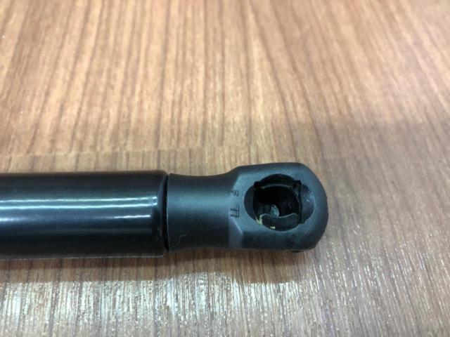 スズキ純正 ジムニーJB74 リアトランクダンパー