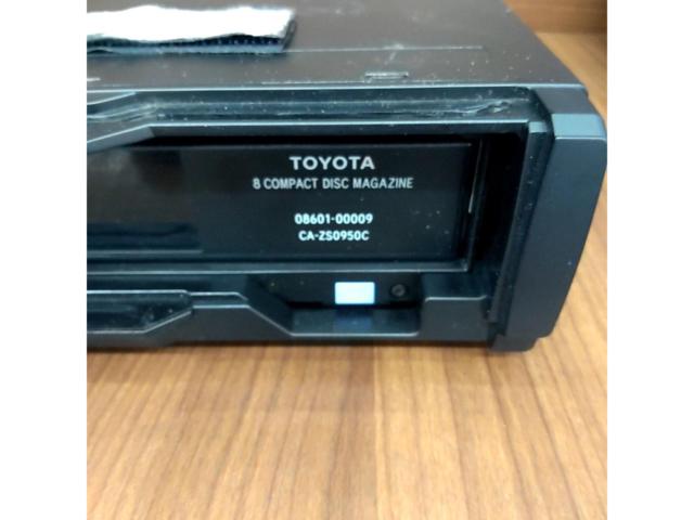 トヨタ純正 CH8N-H19 8連奏CDチェンジャー