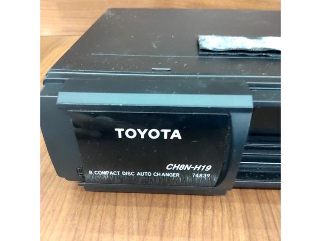 トヨタ純正 CH8N-H19 8連奏CDチェンジャー