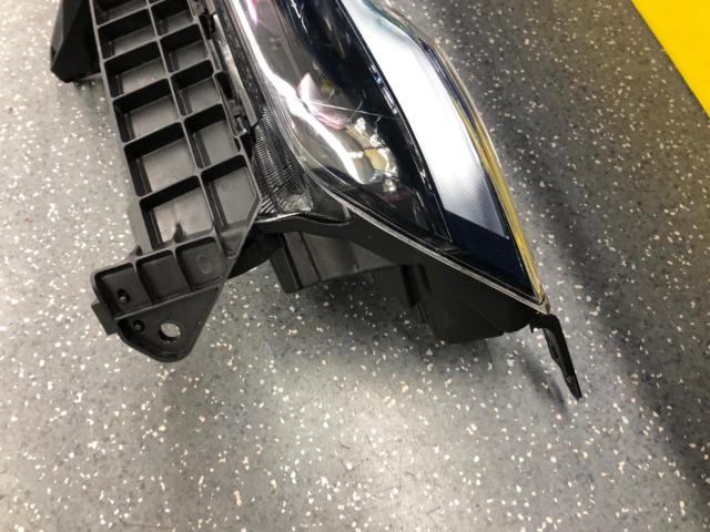 ホンダ純正 WR-V 純正ヘッドライト 左右セット