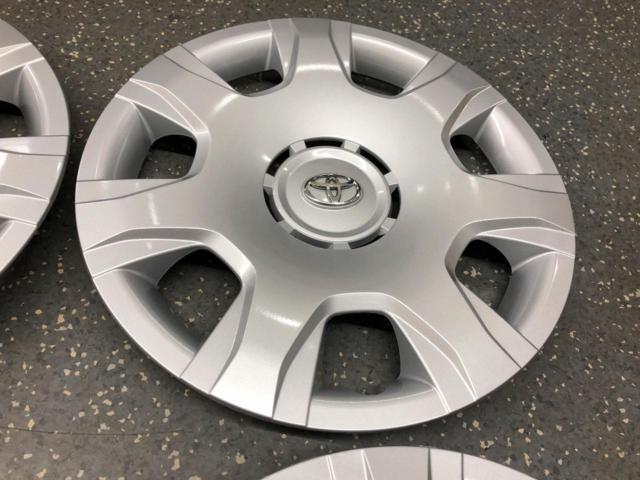 トヨタ純正 200系ハイエース 4型以降 純正15インチ ホイールキャップ