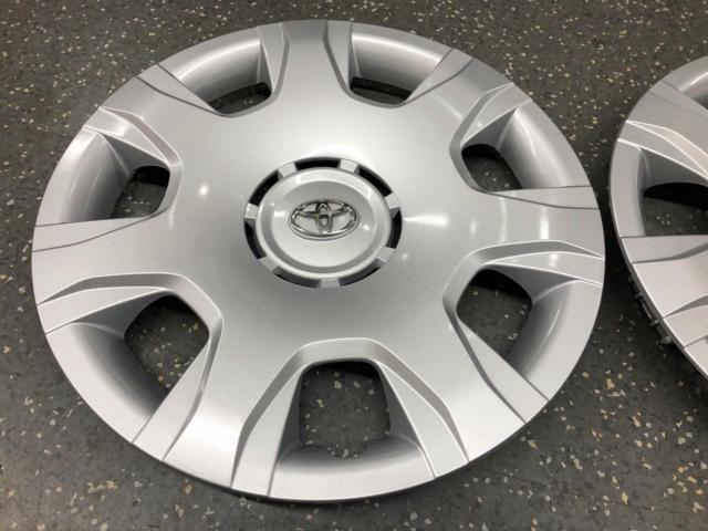 トヨタ純正 200系ハイエース 4型以降 純正15インチ ホイールキャップ