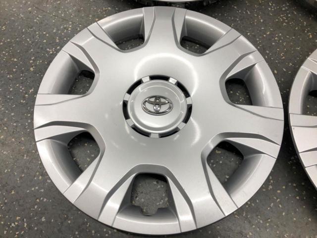 トヨタ純正 200系ハイエース 4型以降 純正15インチ ホイールキャップ