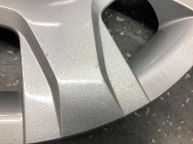 トヨタ純正 200系ハイエース 4型以降 純正15インチ ホイールキャップ