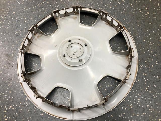 トヨタ純正 200系ハイエース 1/2/3型純正15インチホイールキャップ 1枚