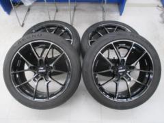 RAYS VOLK
RACING (Volk
Racing)
G025 + BRIDGESTONE REGNO
GR-XⅢ