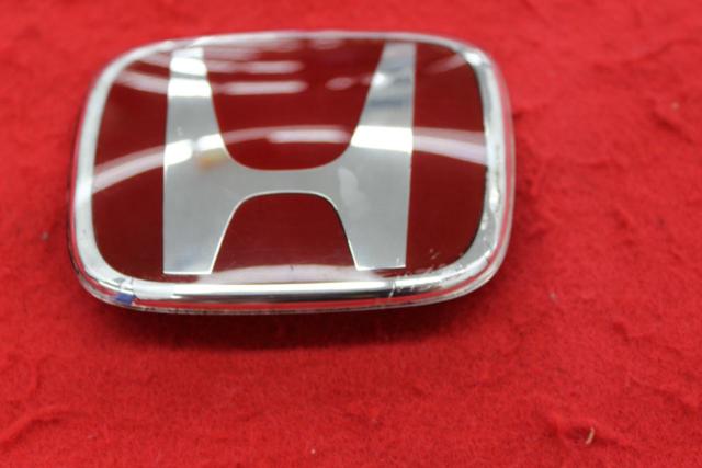 Honda genuine DC5
Integra
Rear emblem