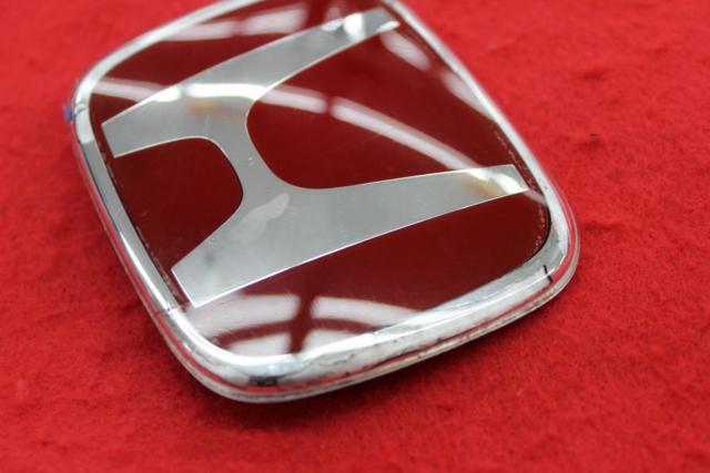 Honda genuine DC5
Integra
Rear emblem