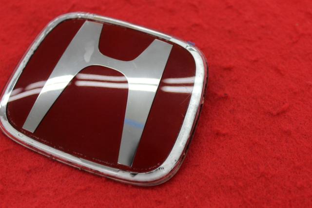 Honda genuine DC5
Integra
Rear emblem