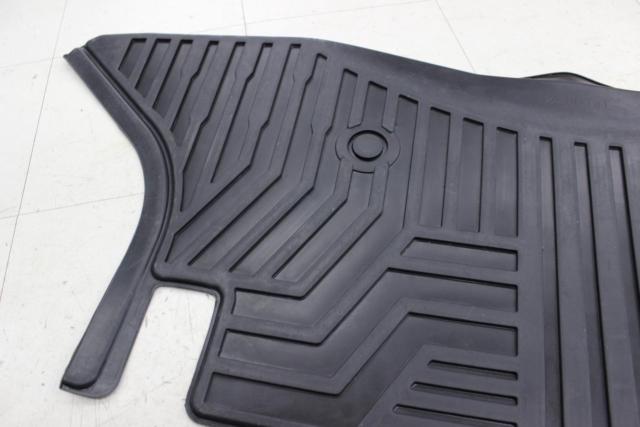 200系ハイエース【メーカー不明】セカンドシート用マット