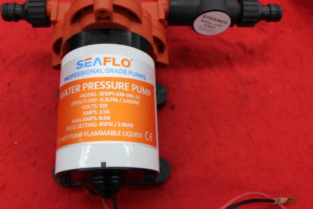 SEAFLO ウォータープレッシャーポンプ SFDP1-030-045-33