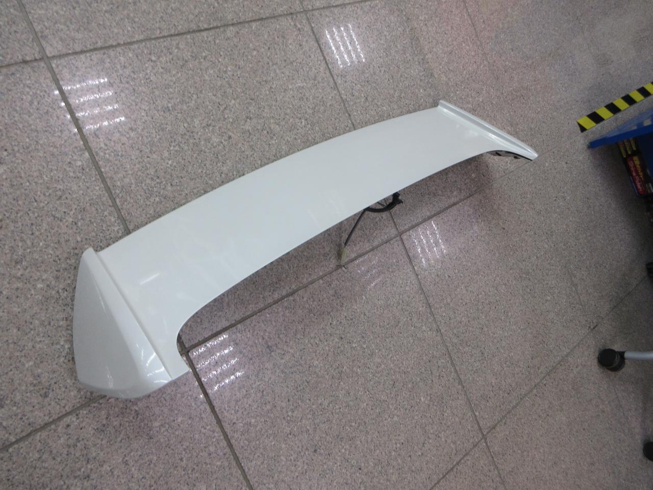スバル インプレッサ/GRB 純正リヤウィング