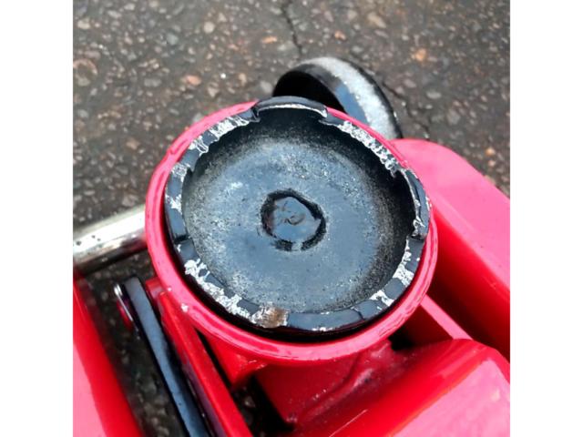 BAL
3 tons hydraulic floor jack