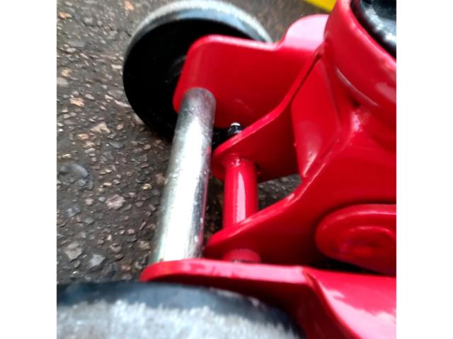 BAL
3 tons hydraulic floor jack