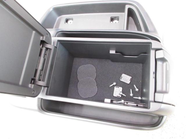 Toyota genuine Hiace
200 series
wide
8 type
Center console