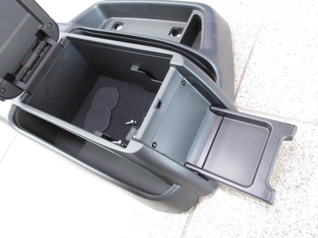 Toyota genuine Hiace
200 series
wide
8 type
Center console