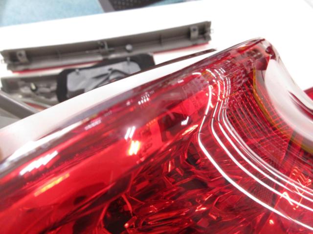 Toyota genuine Estima
50 system
Medium-term genuine tail lens