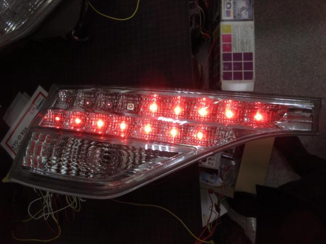 Toyota genuine Estima
50 system
Mid-cycle genuine clear taillights