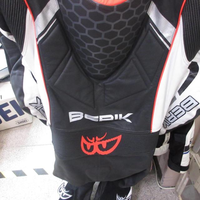 BERIK RACE DEP 2.0 LS1-201329 BK/RED