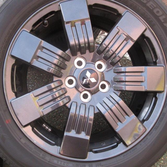Mitsubishi
Delica D5
G grade genuine wheel + YOKOHAMA
GEORANDER
G055