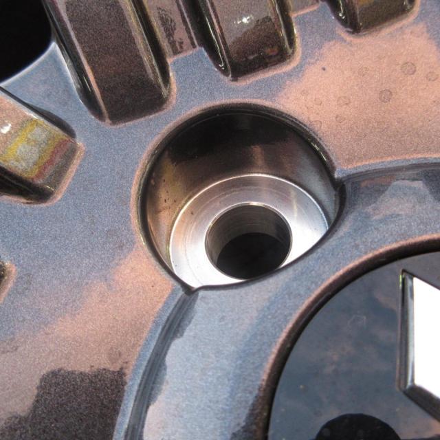 Mitsubishi
Delica D5
G grade genuine wheel + YOKOHAMA
GEORANDER
G055