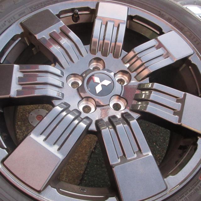 Mitsubishi
Delica D5
G grade genuine wheel + YOKOHAMA
GEORANDER
G055