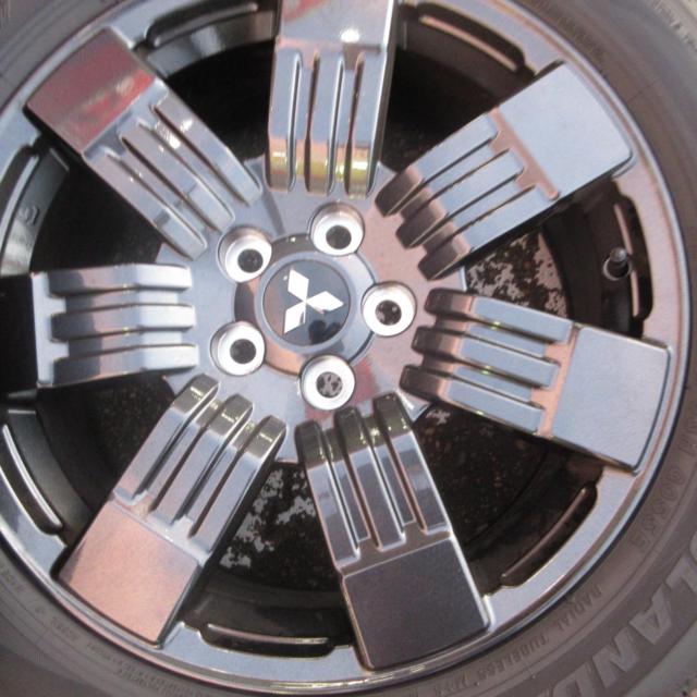 Mitsubishi
Delica D5
G grade genuine wheel + YOKOHAMA
GEORANDER
G055