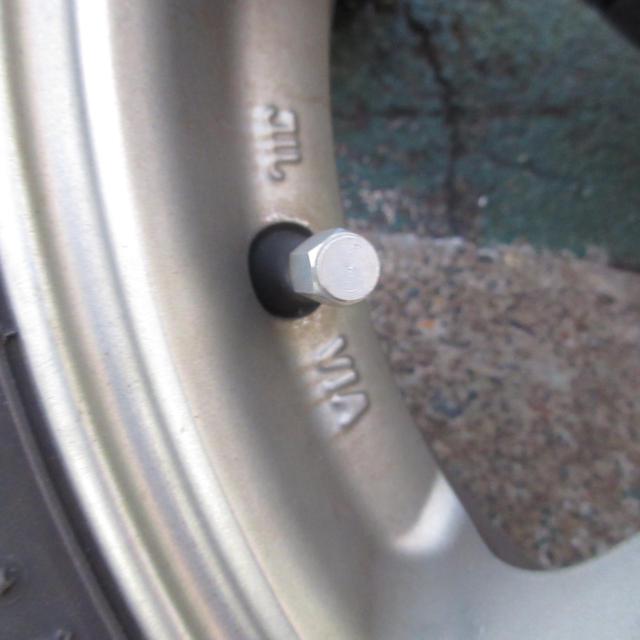 BRIDGESTONE
BALMINUM
GR6 + BRIDGESTONE
BLIZZAK
VRX2