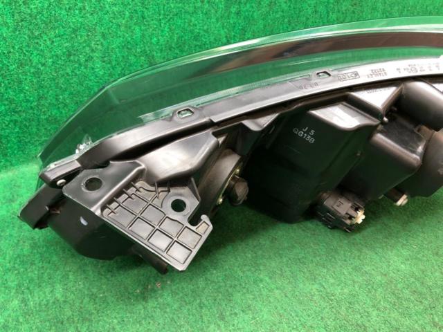 GB系フリード純正ヘッドライト運転席側