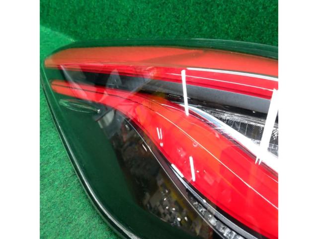 【トヨタ純正】TOYOTA 220系クラウン純正テール ※助手席側のみ