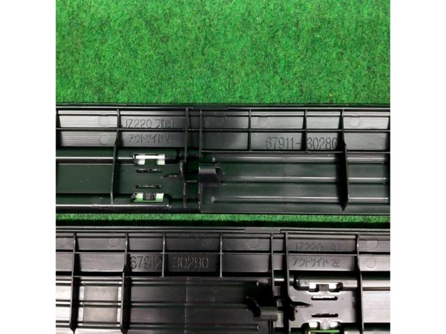 【トヨタ純正】トヨタ 220系 クラウン 純正スカッフプレート